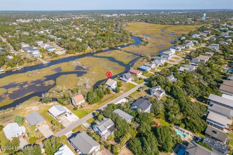 A home in Oak Island