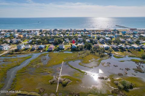 A home in Oak Island