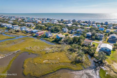 A home in Oak Island