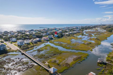 A home in Oak Island