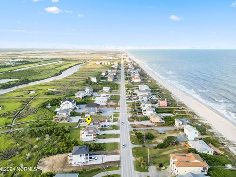 A home in North Topsail Beach