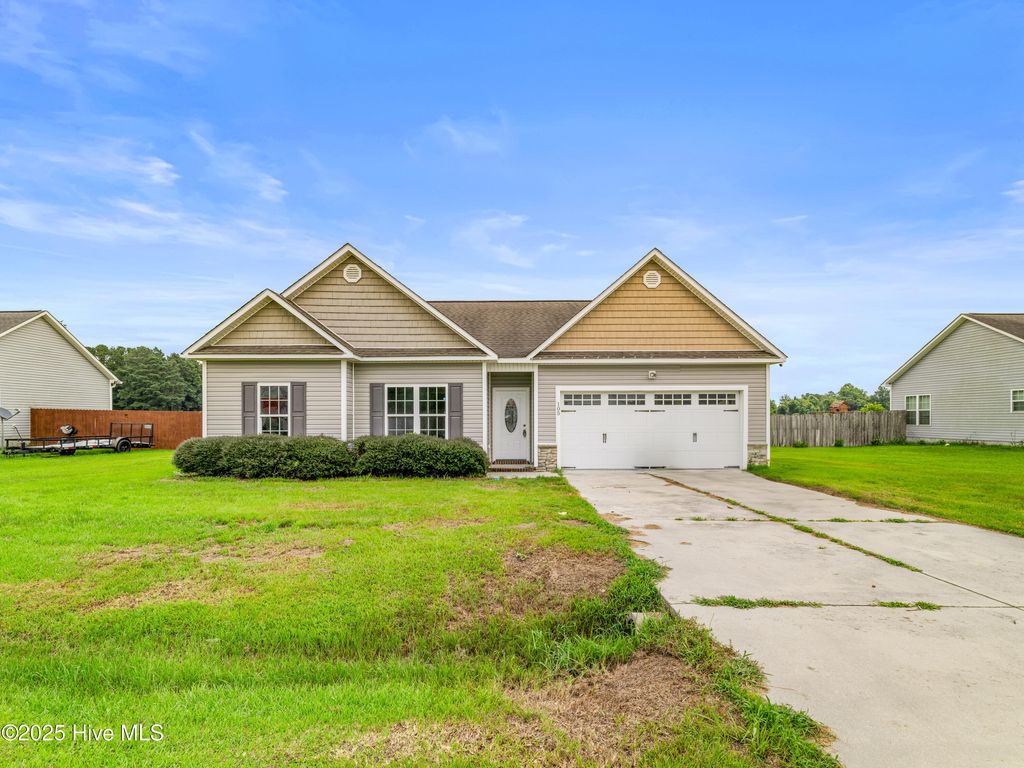 Photo of 105 Conley Hills Drive, Richlands, NC 28574 (MLS # 100522945)
