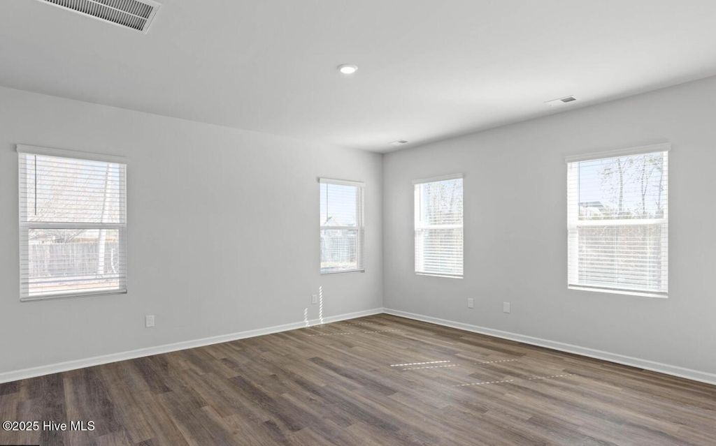 Photo of 509 Bellefonte Court, Richlands, NC 28574 (MLS # 100524935)