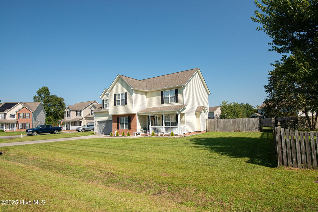 Photo of 302 Honey Court W, Jacksonville, NC 28540 (MLS # 100532301)