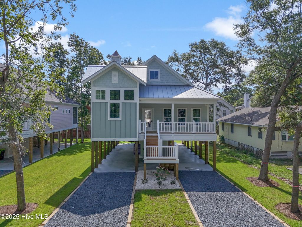 Photo of 168 NE 31st Street, Oak Island, NC 28465 (MLS # 100502884)