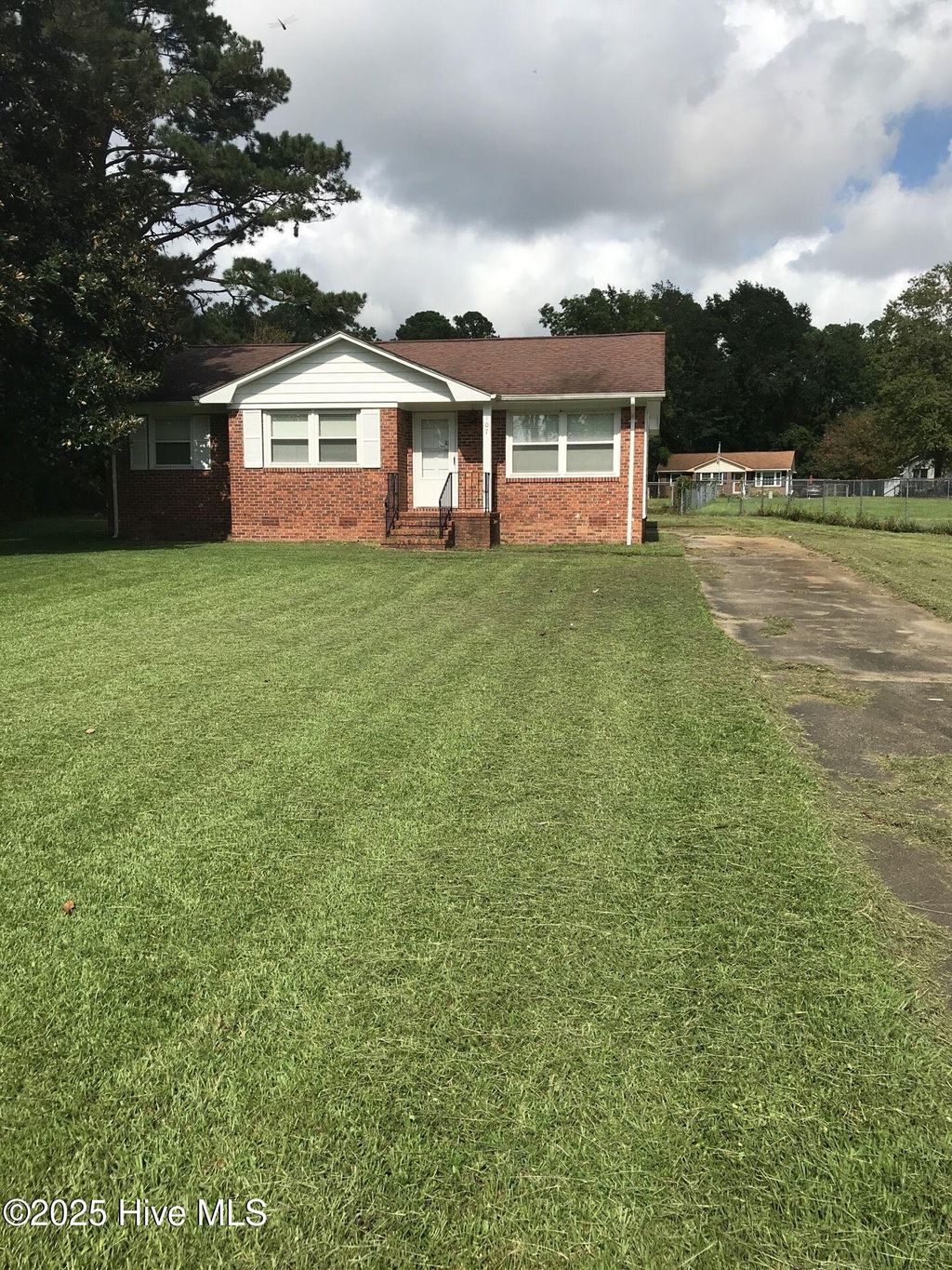 Photo of 107 Knight Place, Jacksonville, NC 28546 (MLS # 100519810)