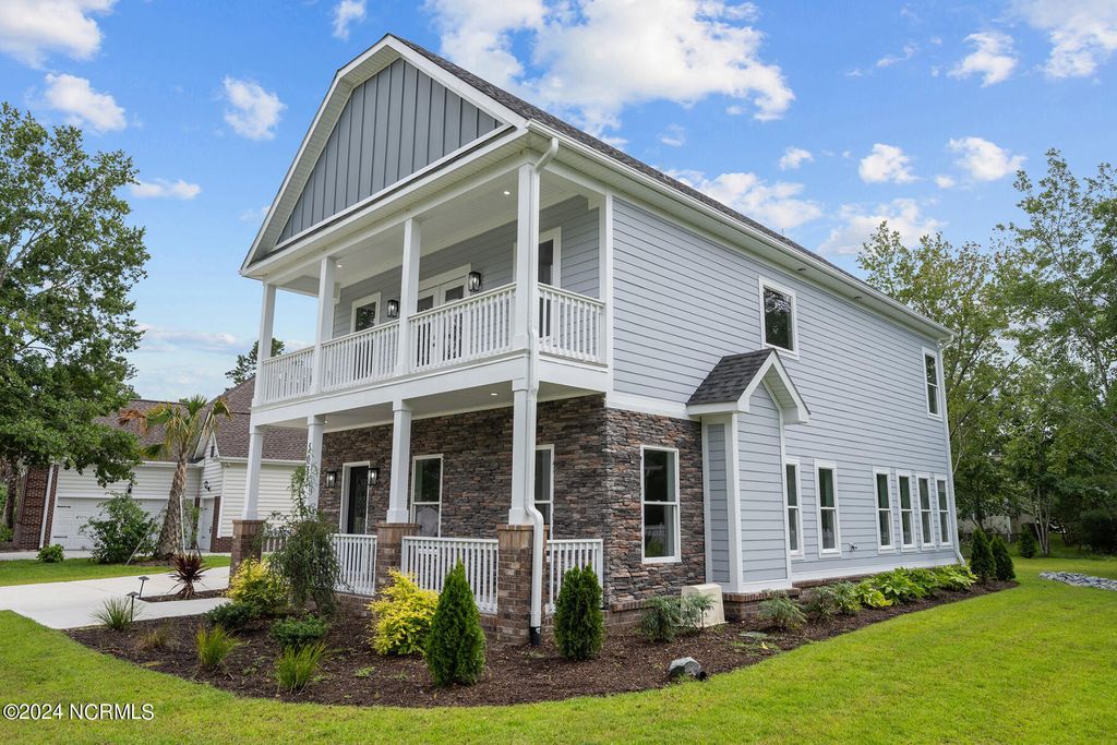 Photo of 505 N Shore Drive, Sneads Ferry, NC 28460 (MLS # 100511665)