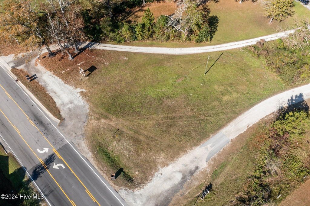 Photo of 1852 Burgaw Highway, Jacksonville, NC 28540 (MLS # 100477119)
