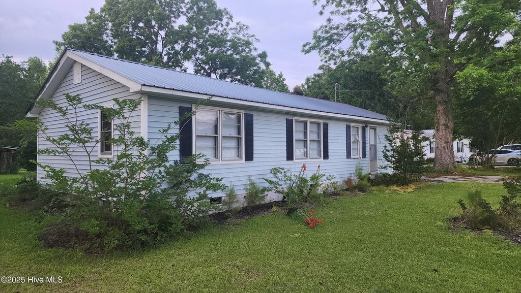 Photo of 2720 Loop Road, Loris, SC 29569 (MLS # 100538402)