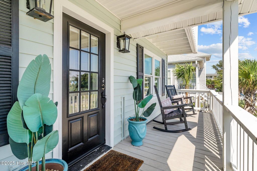 Photo of 920 E Pelican Drive, Oak Island, NC 28465 (MLS # 100526699)