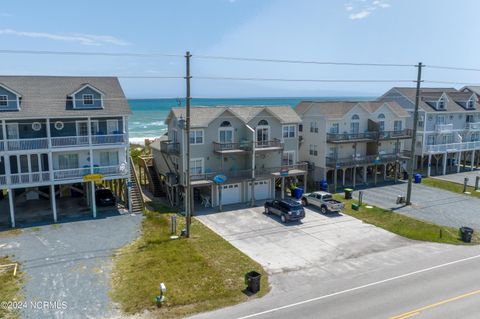 A home in North Topsail Beach