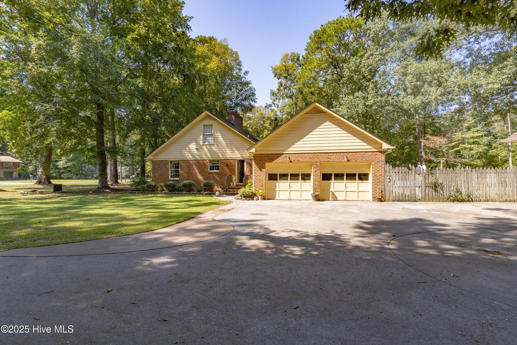 Photo of 2404 Riddick Road, Elizabeth City, NC 27909 (MLS # 100532497)