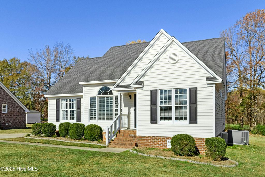 Photo of 5209 Castlewood Drive, Wilson, NC 27893 (MLS # 100542302)