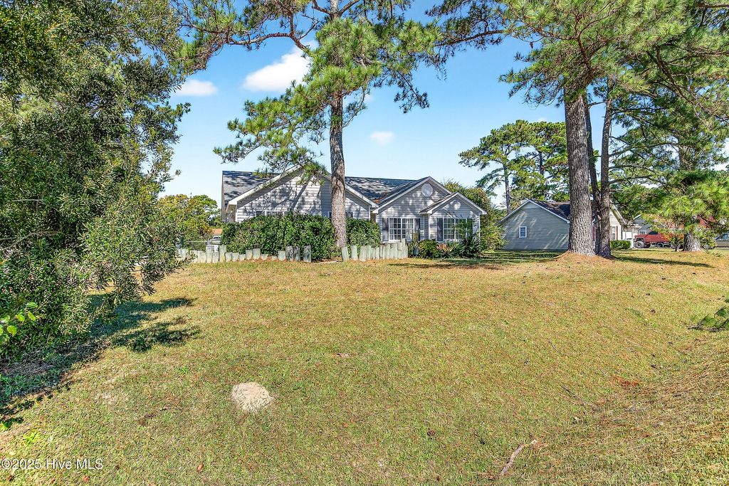 Photo of 500 Dion Drive, Hubert, NC 28539 (MLS # 100537461)