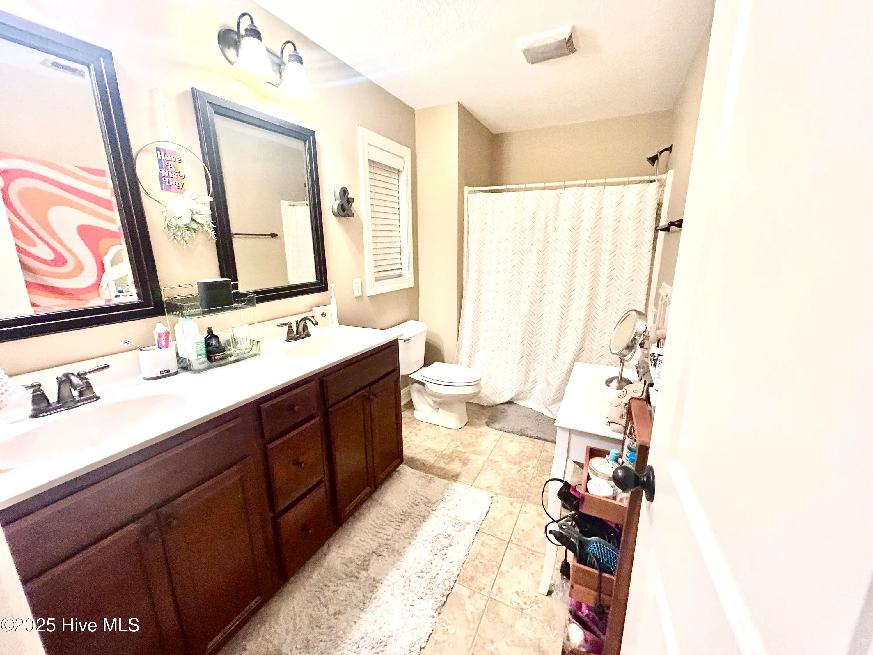 Greenville, North Carolina 27834, United States, 3 Bedrooms Bedrooms, ,3 BathroomsBathrooms,Residential,Pending,17521