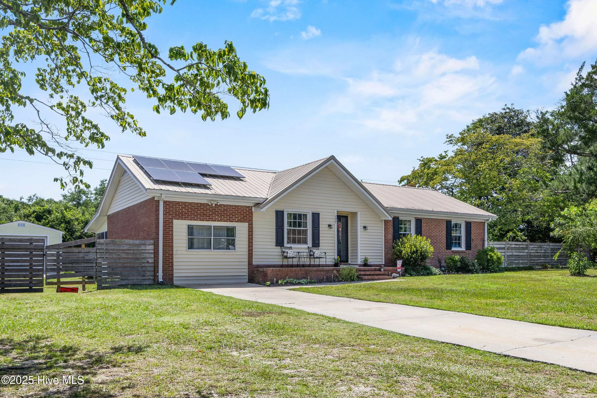 Wilmington, North Carolina 28411, United States, 3 Bedrooms Bedrooms, ,2 BathroomsBathrooms,Residential,Pending,181240