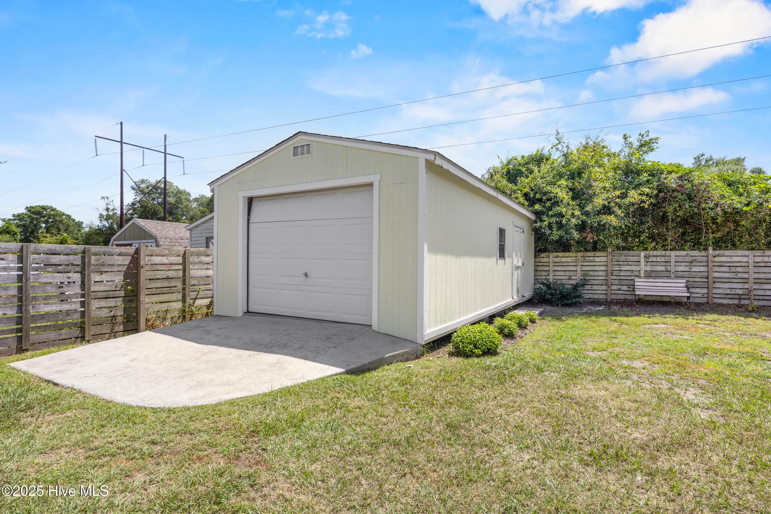 Wilmington, North Carolina 28411, United States, 3 Bedrooms Bedrooms, ,2 BathroomsBathrooms,Residential,Pending,181240