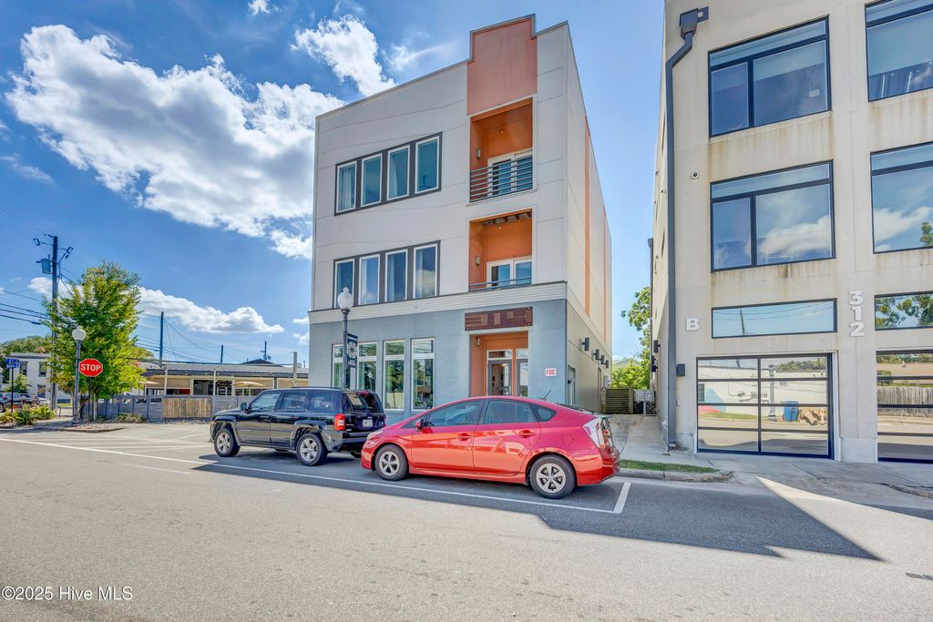 Photo of 314 Davis Street #Unit 301, Wilmington, NC 28401 (MLS # 100531421)