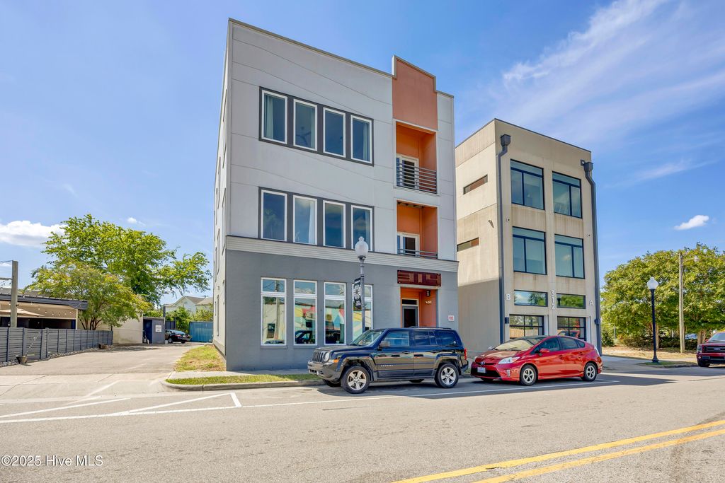 Photo of 314 Davis Street #Unit 301, Wilmington, NC 28401 (MLS # 100531421)
