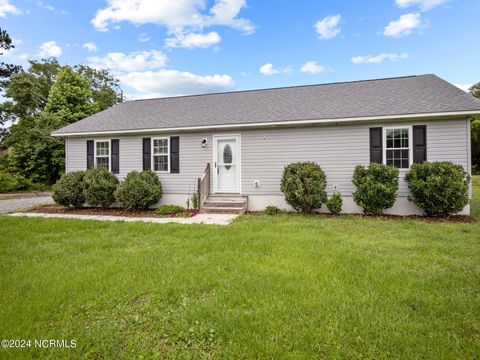 Single Family Residence in Hubert NC 193 Oyster Lane.jpg