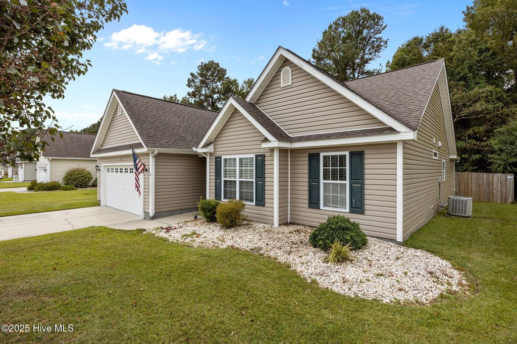 Photo of 108 Lynden Lane, New Bern, NC 28560 (MLS # 100535764)