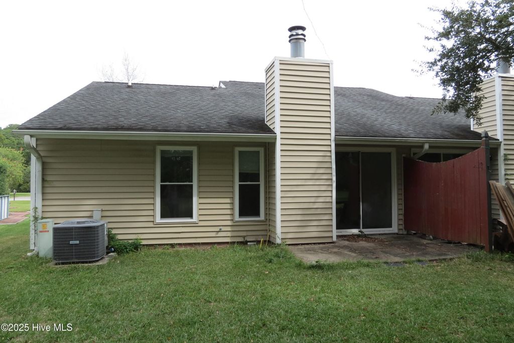 Photo of 611 Ragan Road, Oriental, NC 28571 (MLS # 100535703)