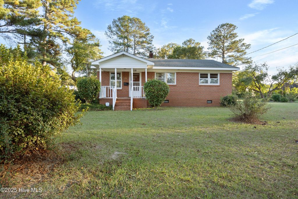 Photo of 601 Winfrey Street, Clinton, NC 28328 (MLS # 100536797)