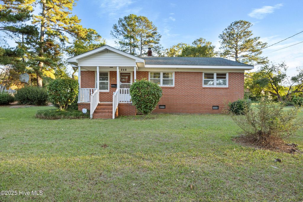 Photo of 601 Winfrey Street, Clinton, NC 28328 (MLS # 100536797)