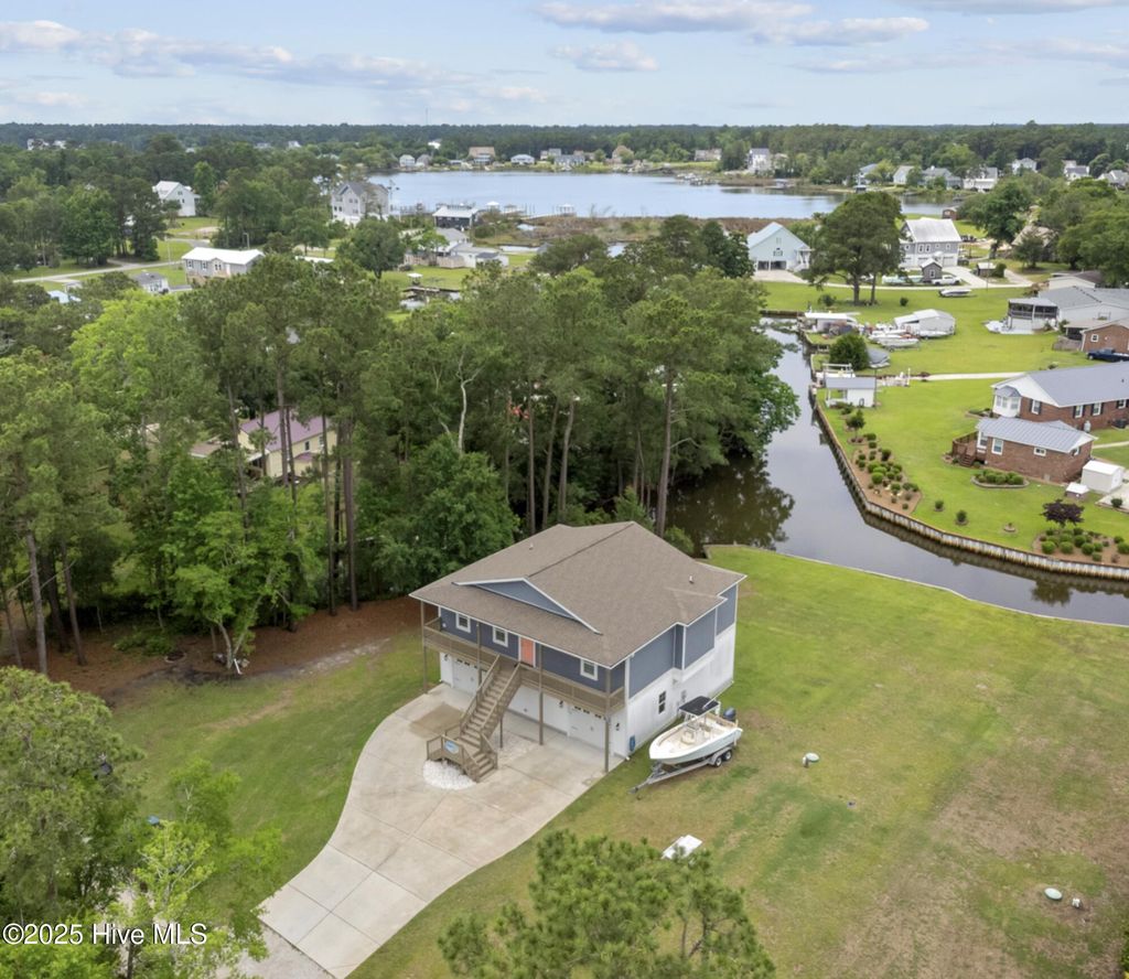 Photo of 452 Crows Nest Lane, Sneads Ferry, NC 28460 (MLS # 100512173)