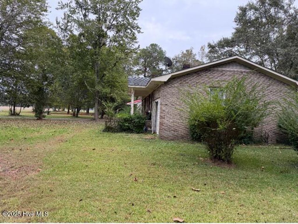 Photo of 639 Cornwallis Road, Teachey, NC 28464 (MLS # 100538703)