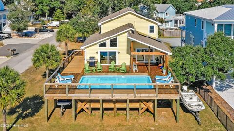 A home in Oak Island