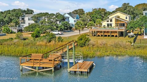 A home in Oak Island