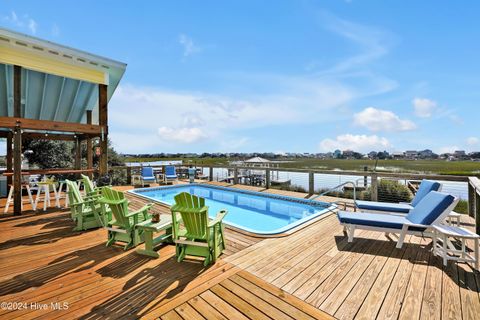 A home in Oak Island