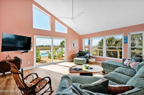 A home in Oak Island