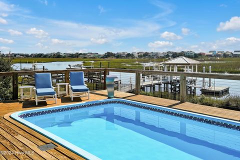 A home in Oak Island