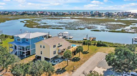 A home in Oak Island