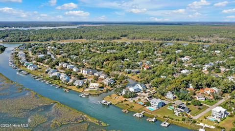 A home in Oak Island