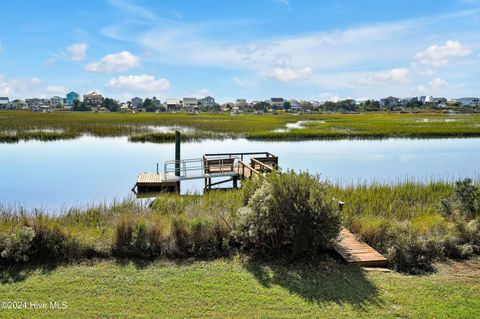 A home in Oak Island