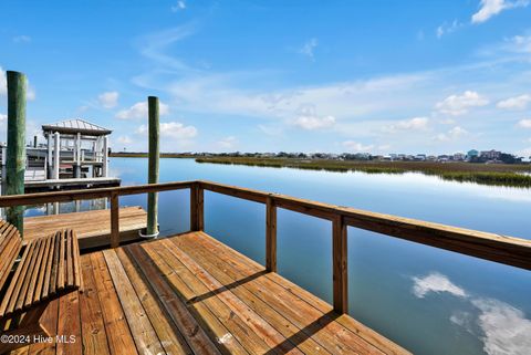 A home in Oak Island