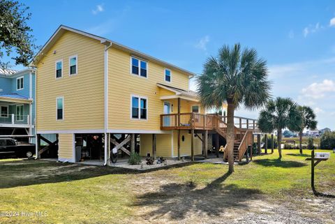 A home in Oak Island