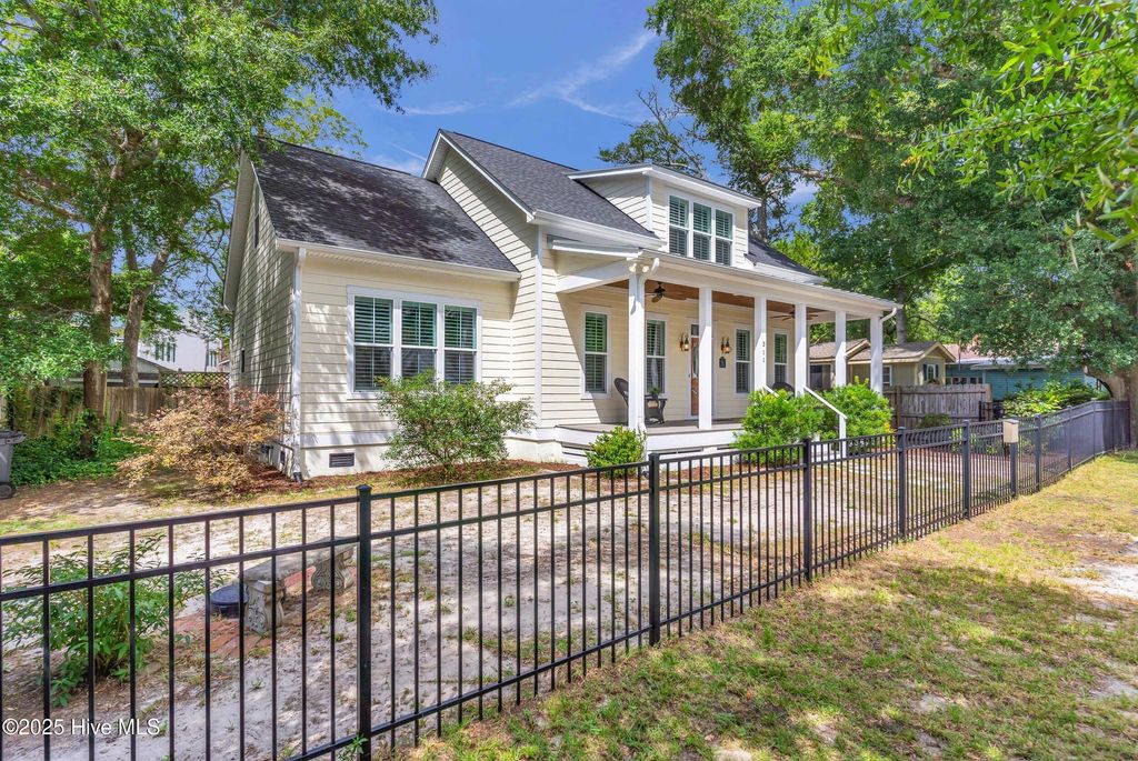 Photo of 311 College Street, Southport, NC 28461 (MLS # 100516979)