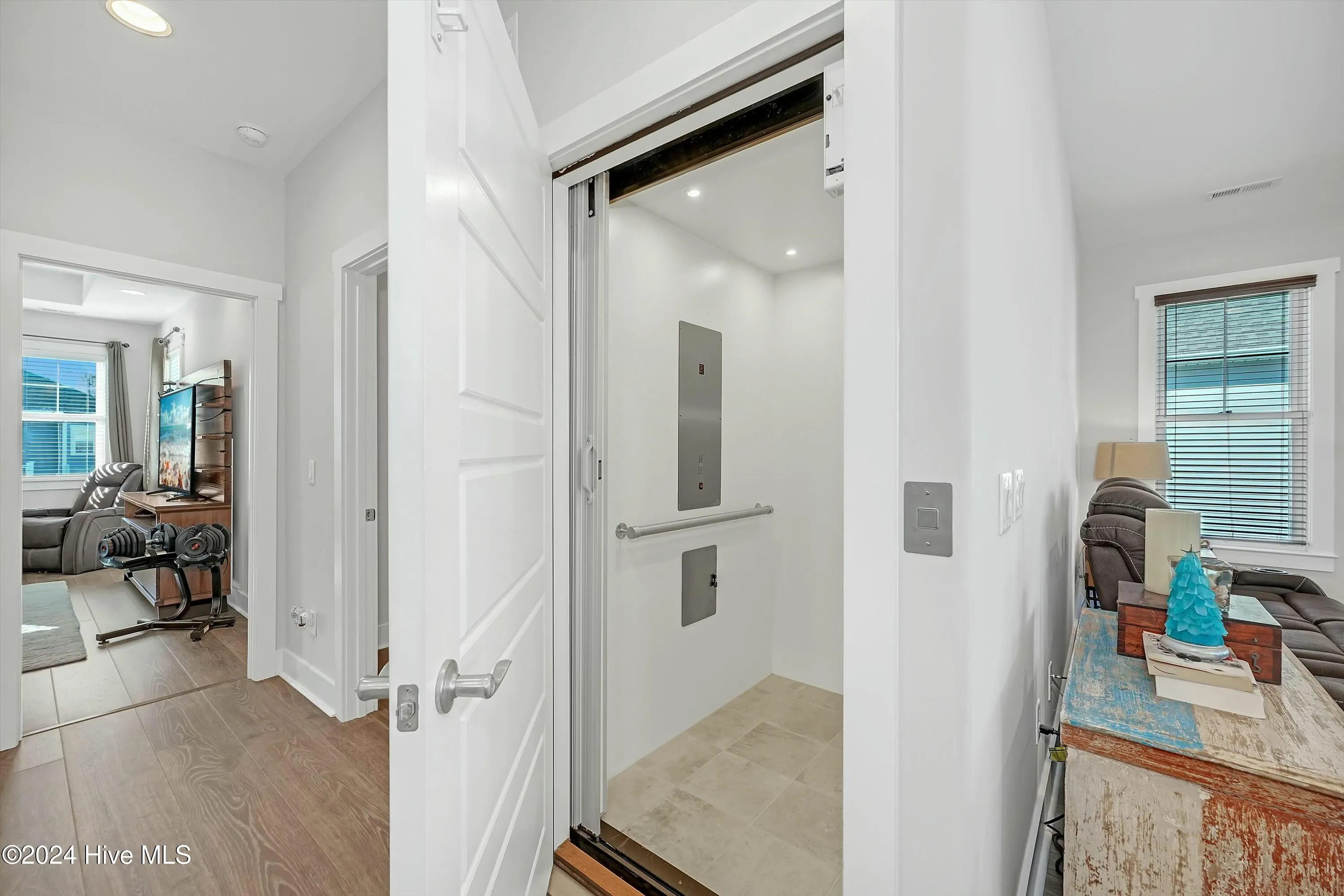 Carolina Beach, North Carolina 28428, United States, 3 Bedrooms Bedrooms, ,3 BathroomsBathrooms,Residential,Active,31447