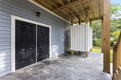 A home in Oak Island