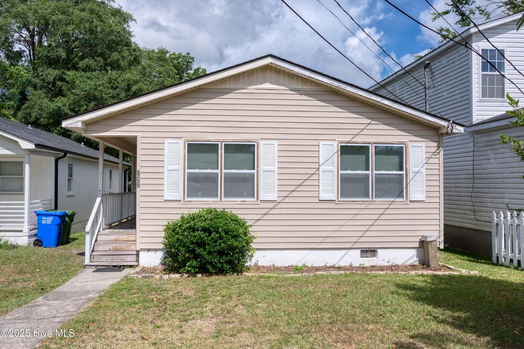 Photo of 606 Anderson Street, Wilmington, NC 28401 (MLS # 100517025)