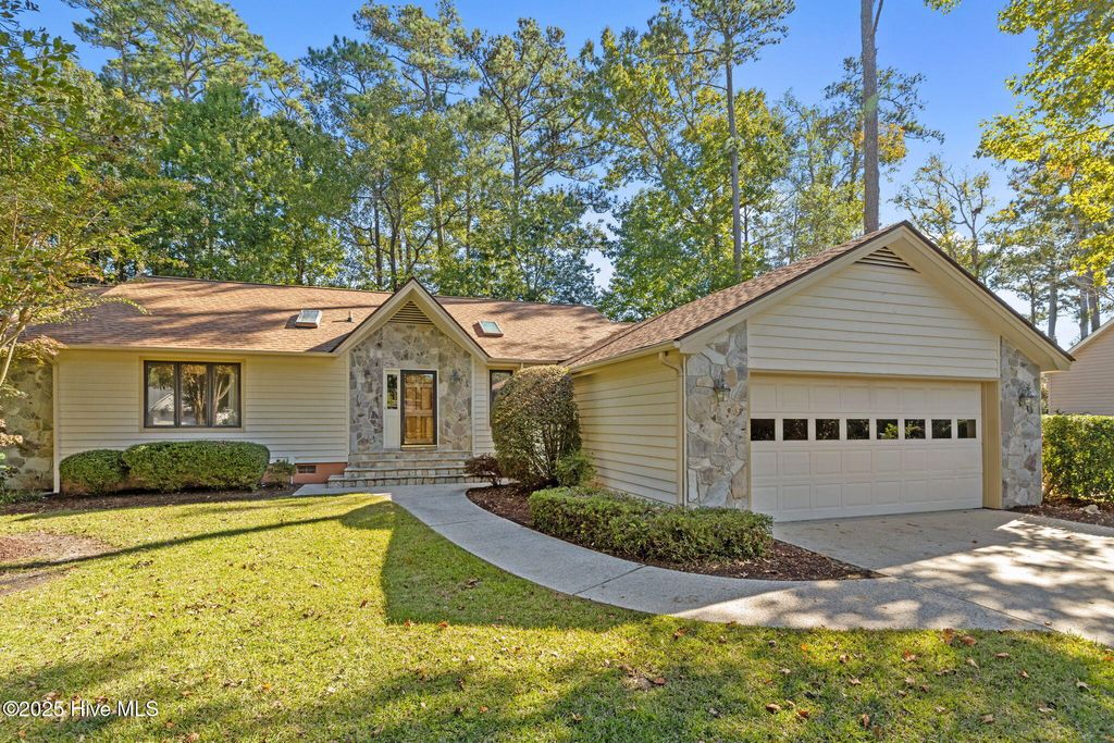 Photo of 404 Hillcrest Drive, Morehead City, NC 28557 (MLS # 100537121)