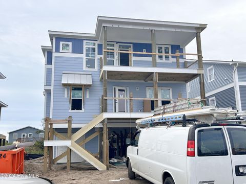 A home in Oak Island