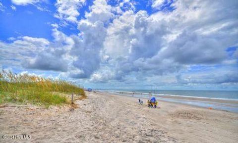 A home in Oak Island