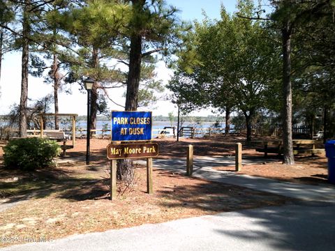 A home in Oak Island