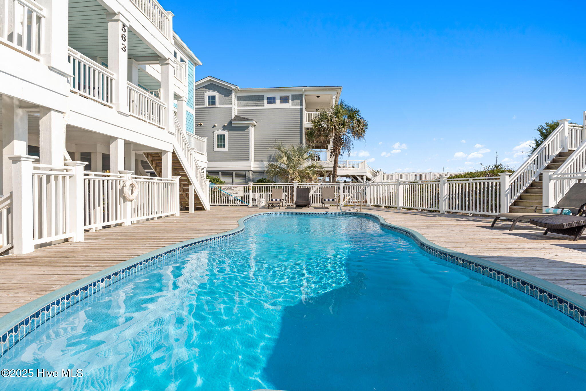 563 Ocean Boulevard W