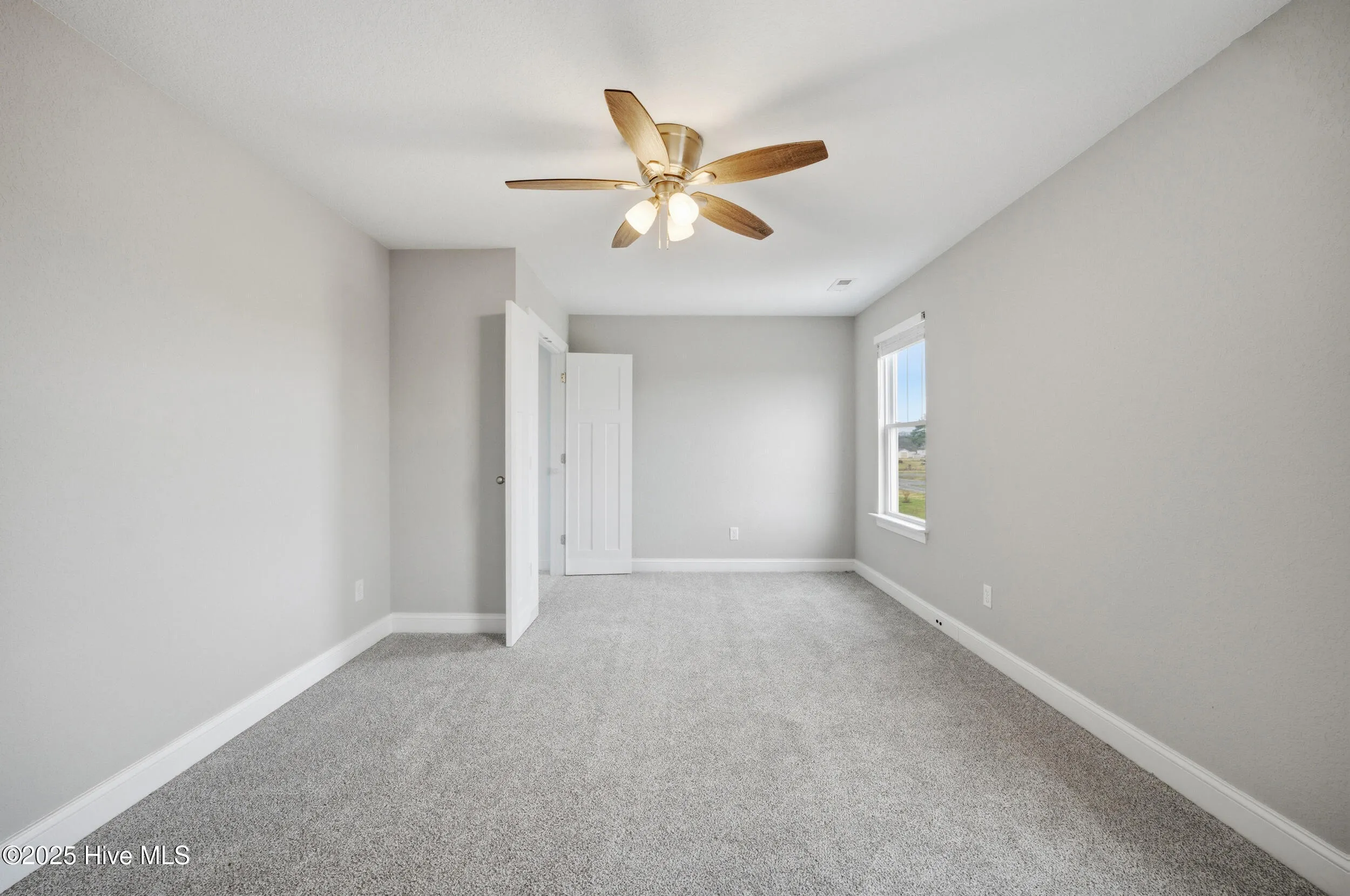 Shawboro, North Carolina 27973, United States, 5 Bedrooms Bedrooms, ,4 BathroomsBathrooms,Residential,Active,254007